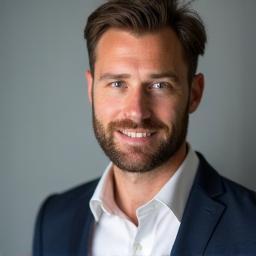 Headshot of Elias Sørensen, Lead Photographer at Studio Lyspunkt